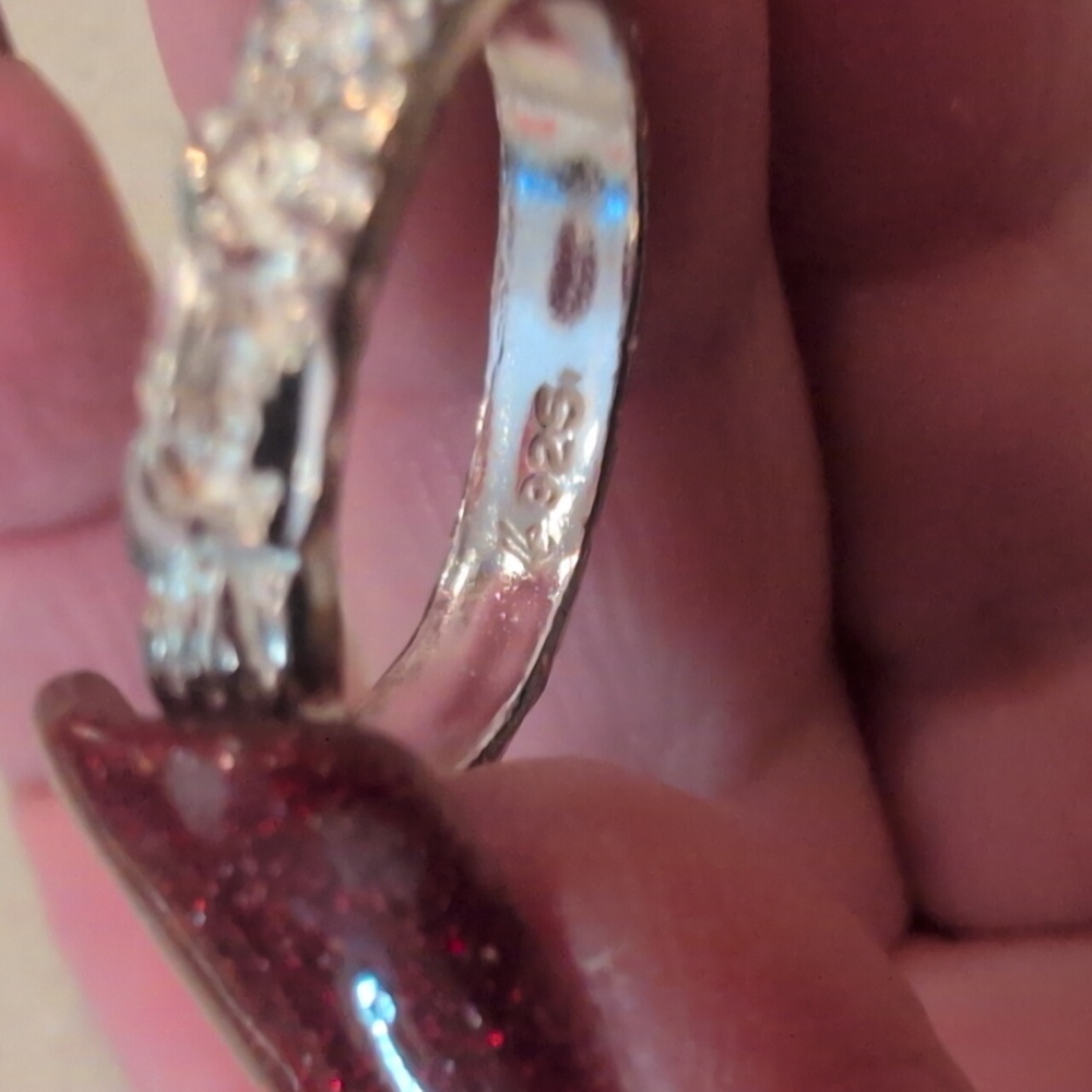 Elegant Silver Band Ring - Picture 4 of 5